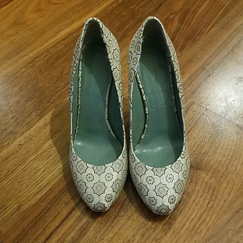 Anthropologie pumps